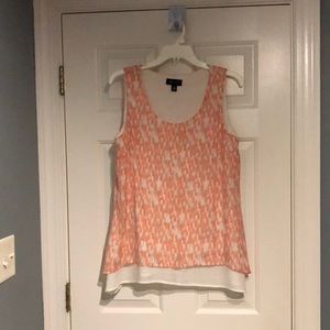 Lady’s sleeveless layered top